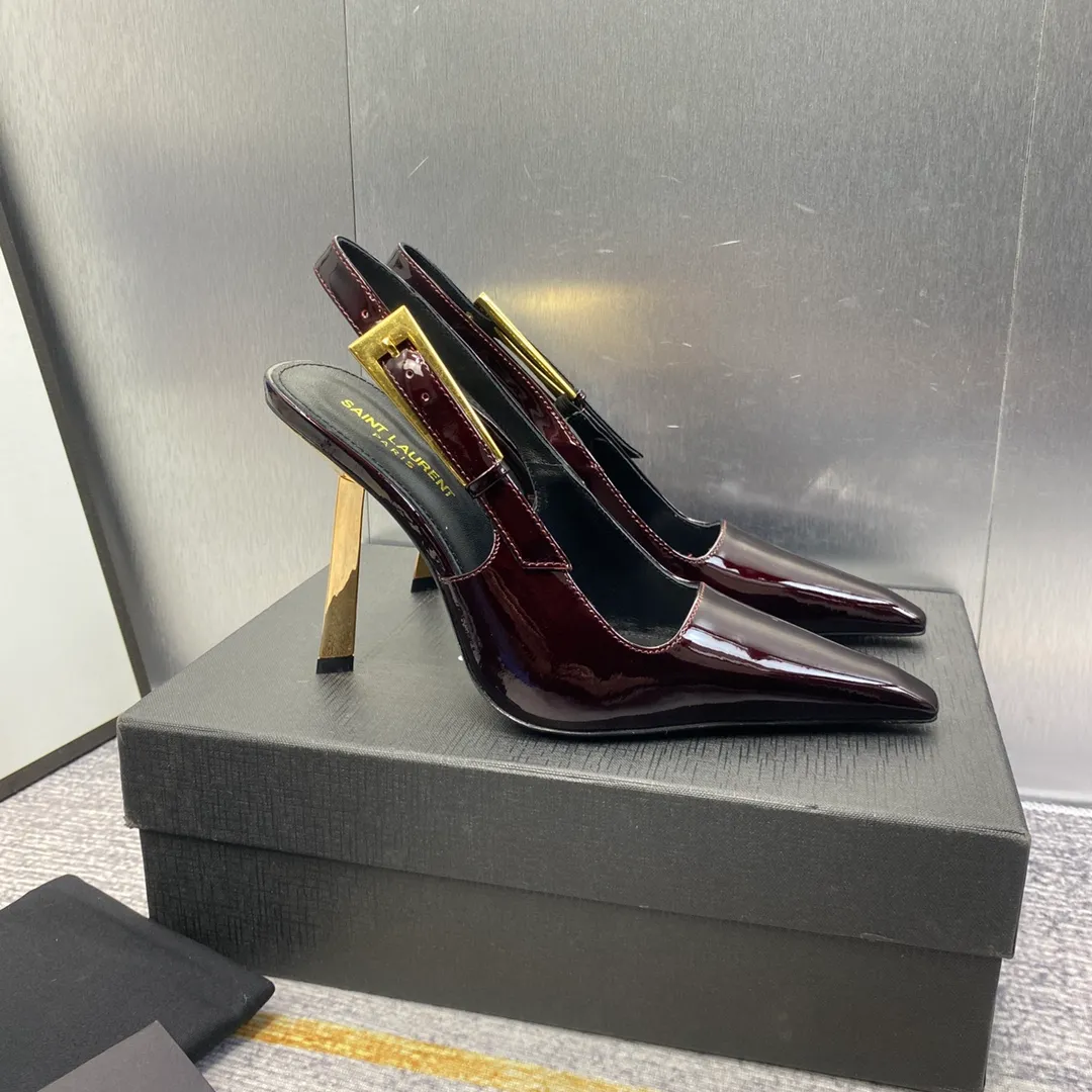 👟👟Ex-factory price 660👟👟 𝐒𝐚𝐢𝐧𝐭 𝐋𝐚𝐮𝐫𝐞𝐧𝐭# Saint Laurent 23F/W small gold bar high heels continue the past high-end and elegant ysl small gold bar heels are really good-looking! Saint Laurent square pointed toe slingback high-heeled shoes. The small gold bar heels really fully highlight the neat and minimalist annual party party. 👟👟factory price. A must-have for arty. Flash sale. So eye-catching. Upper: Customized cow patent leather. Outsole: Genuine leather outsole. Size: 35-40 (40 customized items are not returnable)